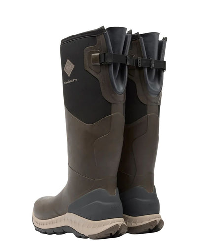 Heel view featuring the adjustable calf gussets for adjustable calf width