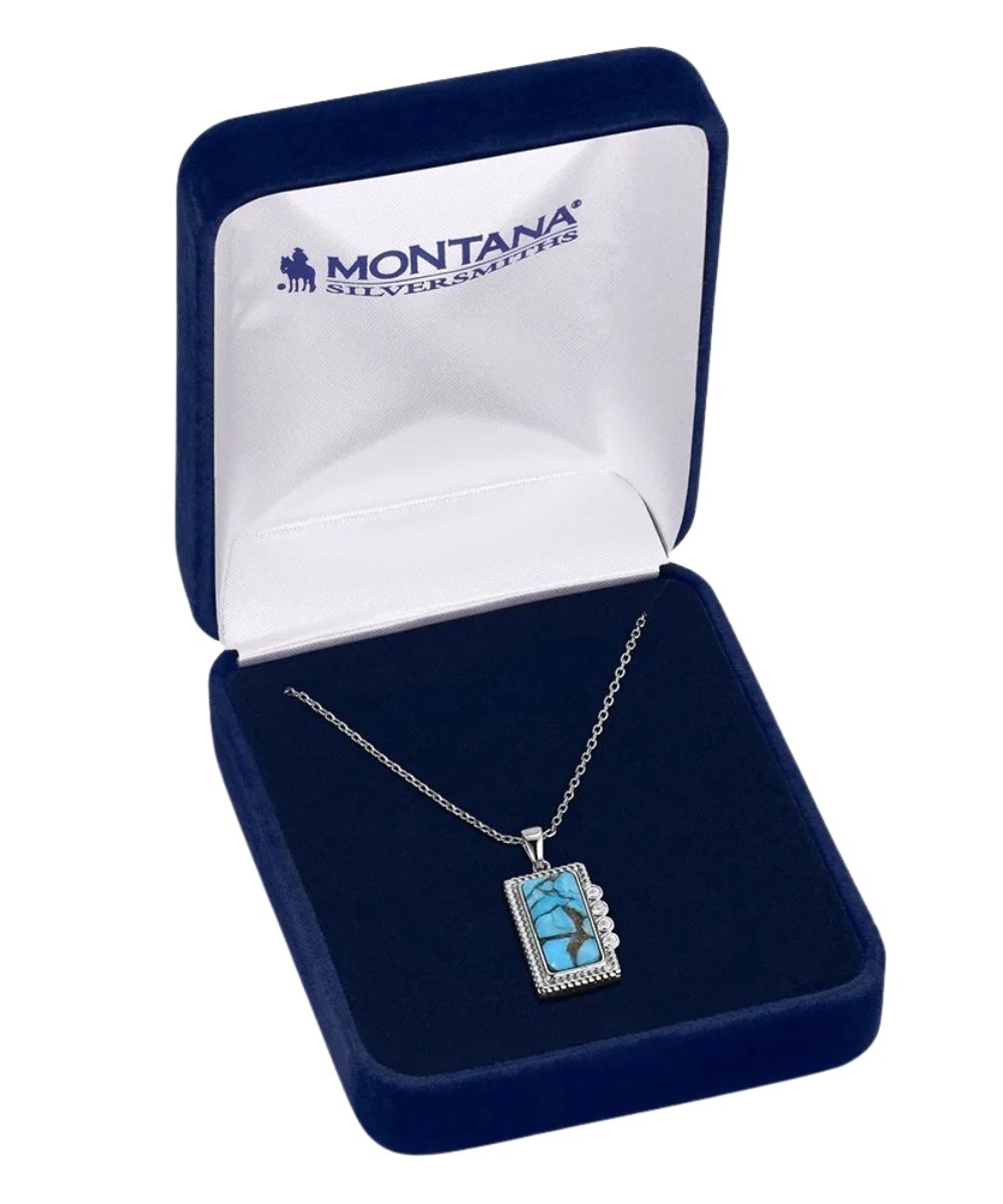 Women's Chain And Pendant Necklace In A Jewelry Box