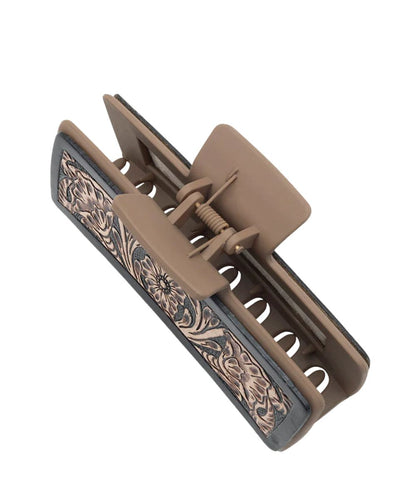 Comfort-wave design, no sharp teeth, women's claw clip.