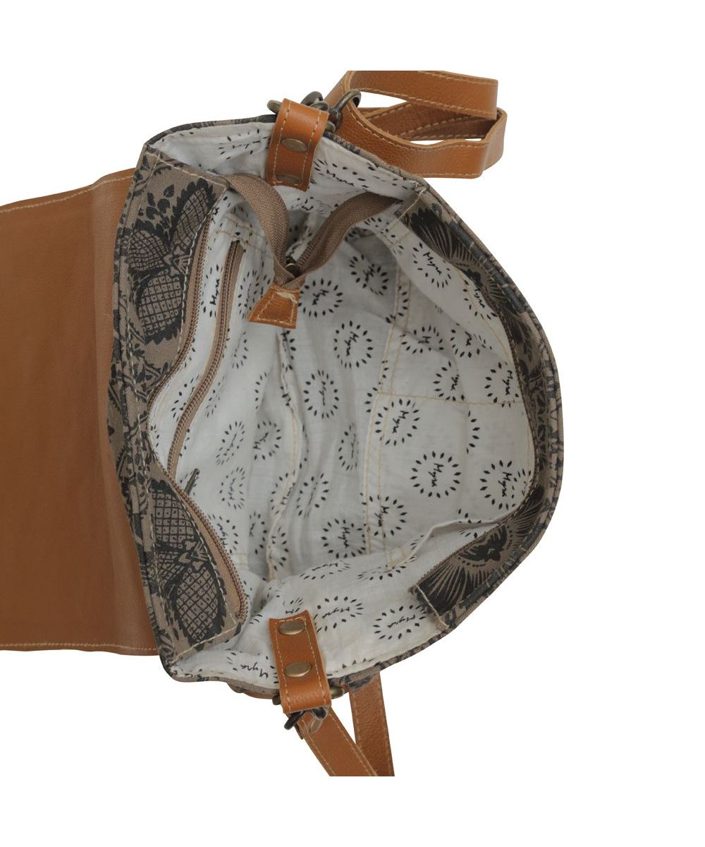 S-5693-a ! desc :  ! caption :