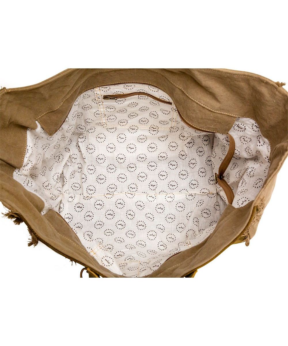 S-6761-a ! desc :  ! caption :