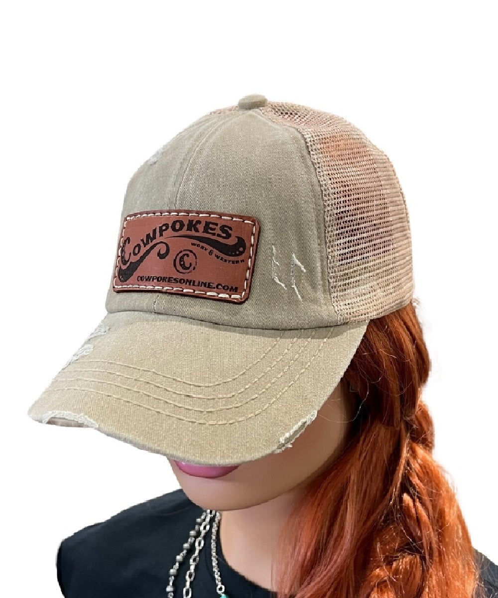 cp ponytail hat pink- ! desc :  ! caption :