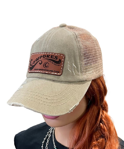 cp ponytail hat pink- ! desc :  ! caption :